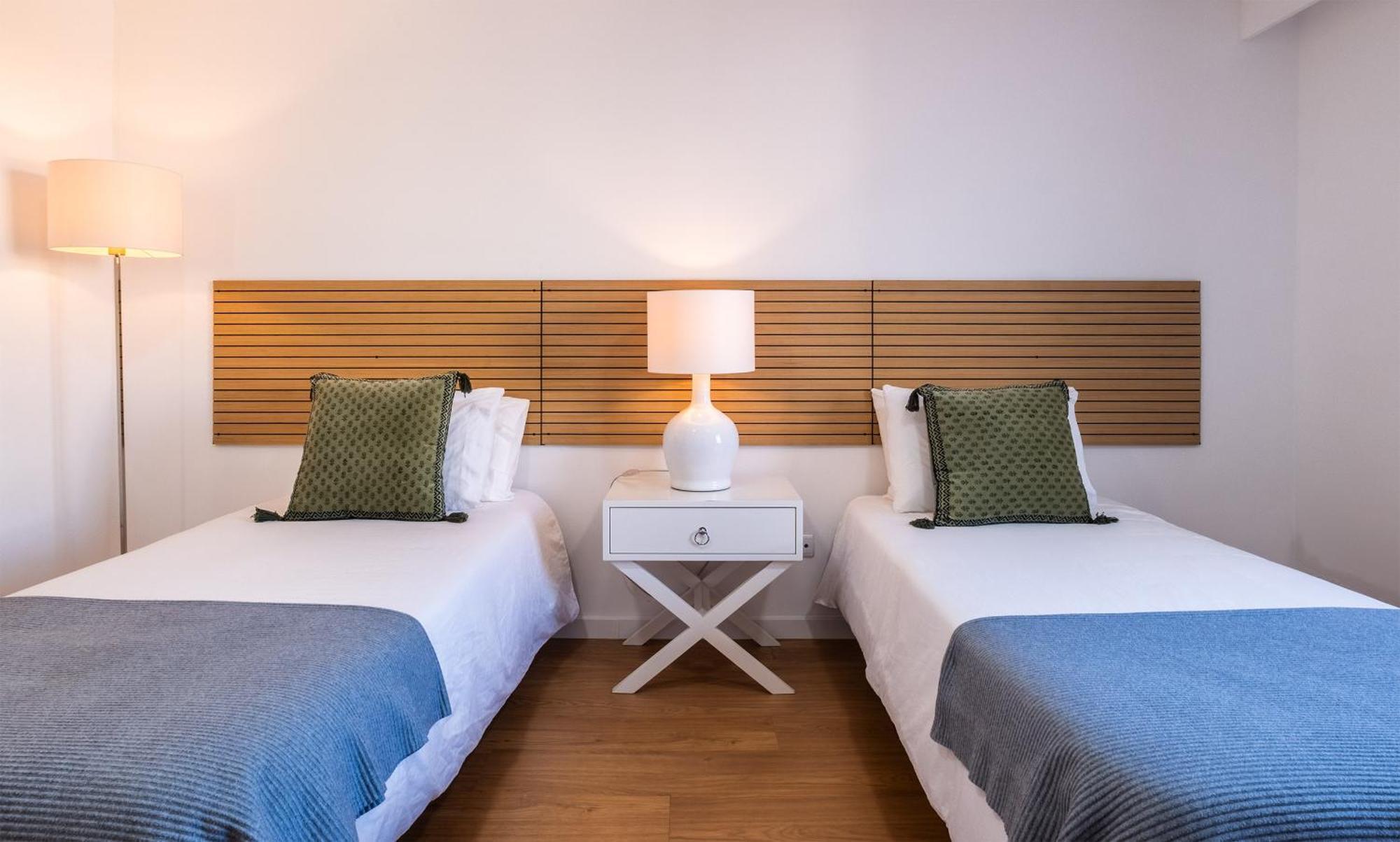Ponta Delgada Flats - Host & Chill Apartment ภายนอก รูปภาพ